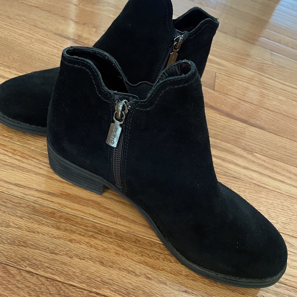 Size 7, never worn, suede ankle boots